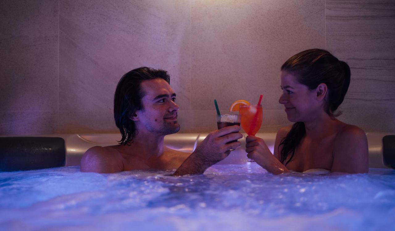 Wellness Relax - Luxusni Ξενοδοχείο Πράγα Εξωτερικό φωτογραφία